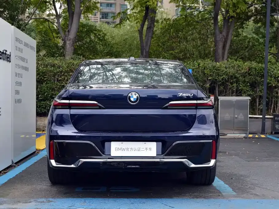 BMW 7 Series — фото 9