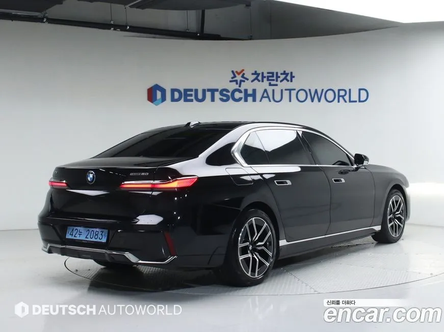 BMW i7 — фото 6