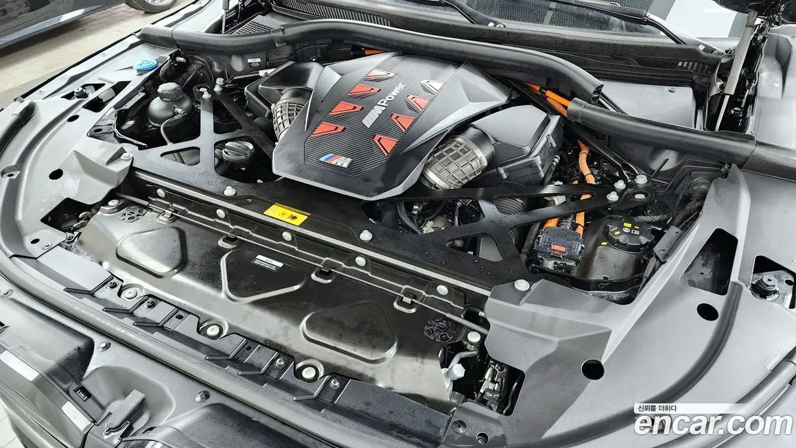 BMW XM — фото 10