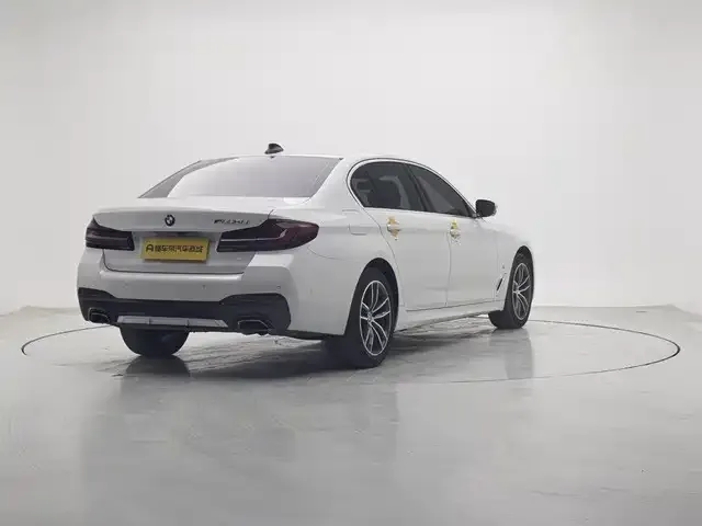BMW 5 Series — фото 2