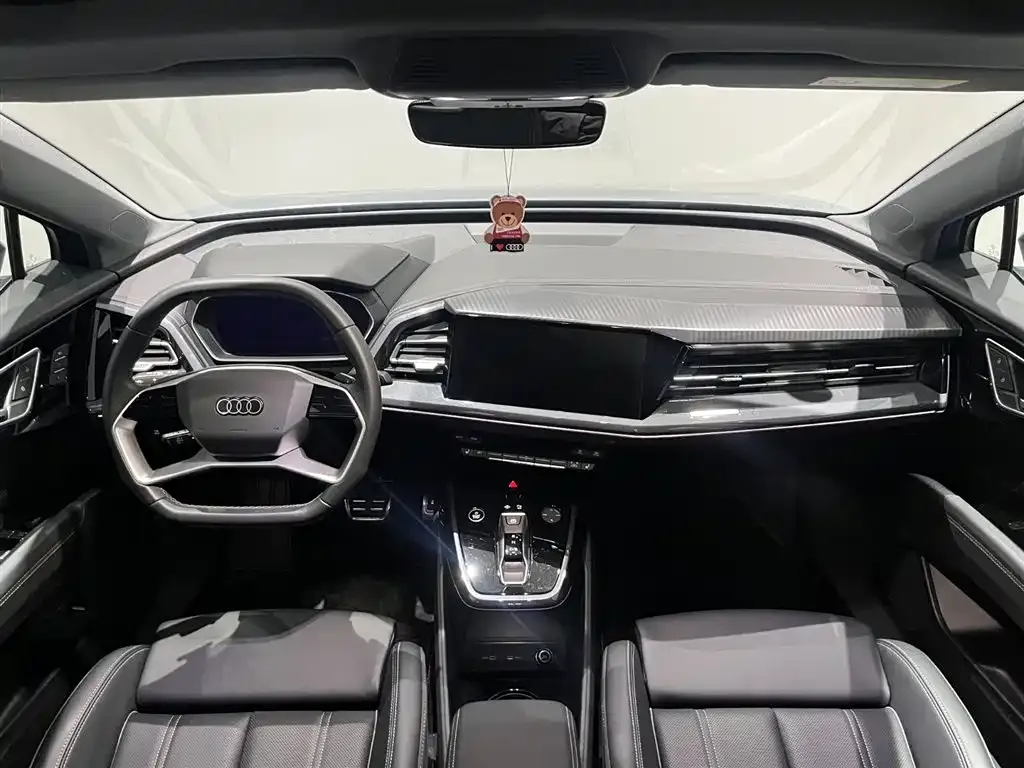 Audi Q4 e-tron — фото 8