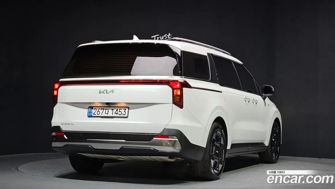 Kia Carnival — фото 5