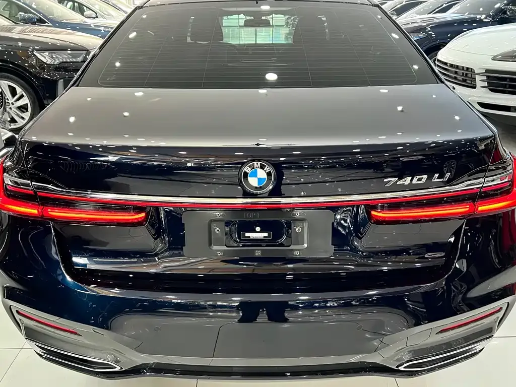 BMW 7 Series — фото 5