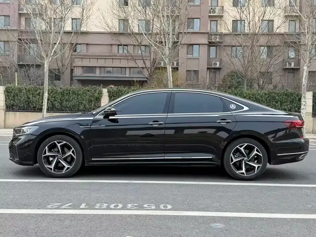 Volkswagen Passat — фото 7
