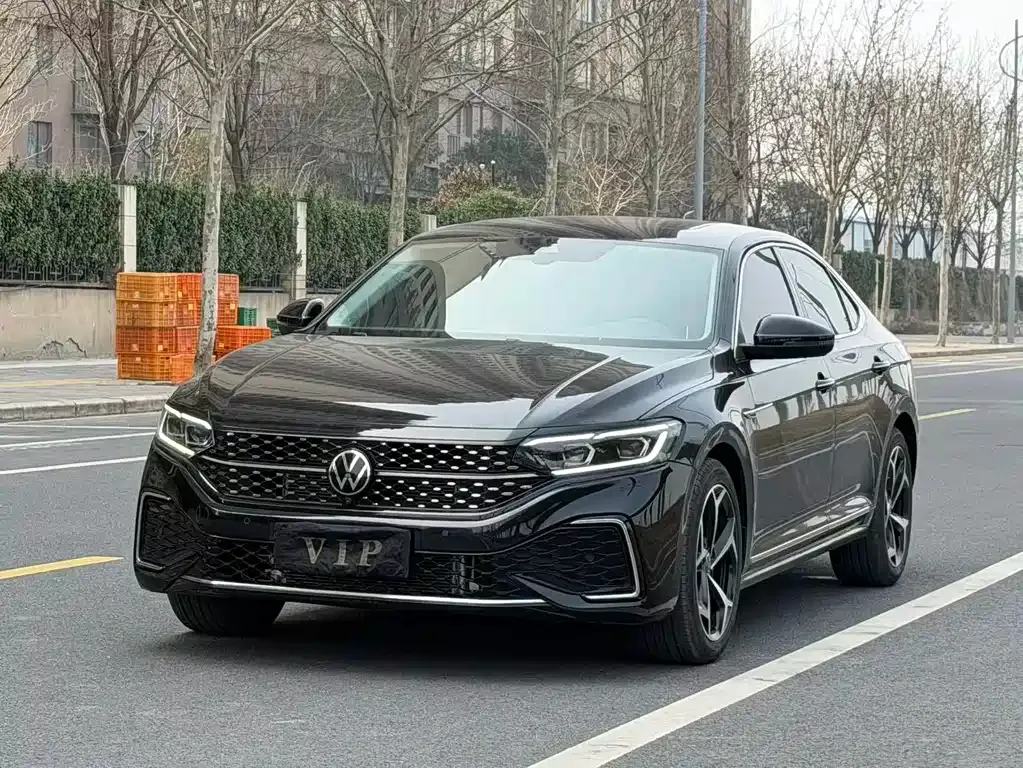 Volkswagen Passat — фото 8