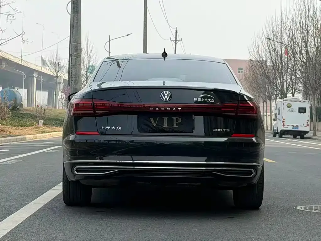 Volkswagen Passat — фото 3