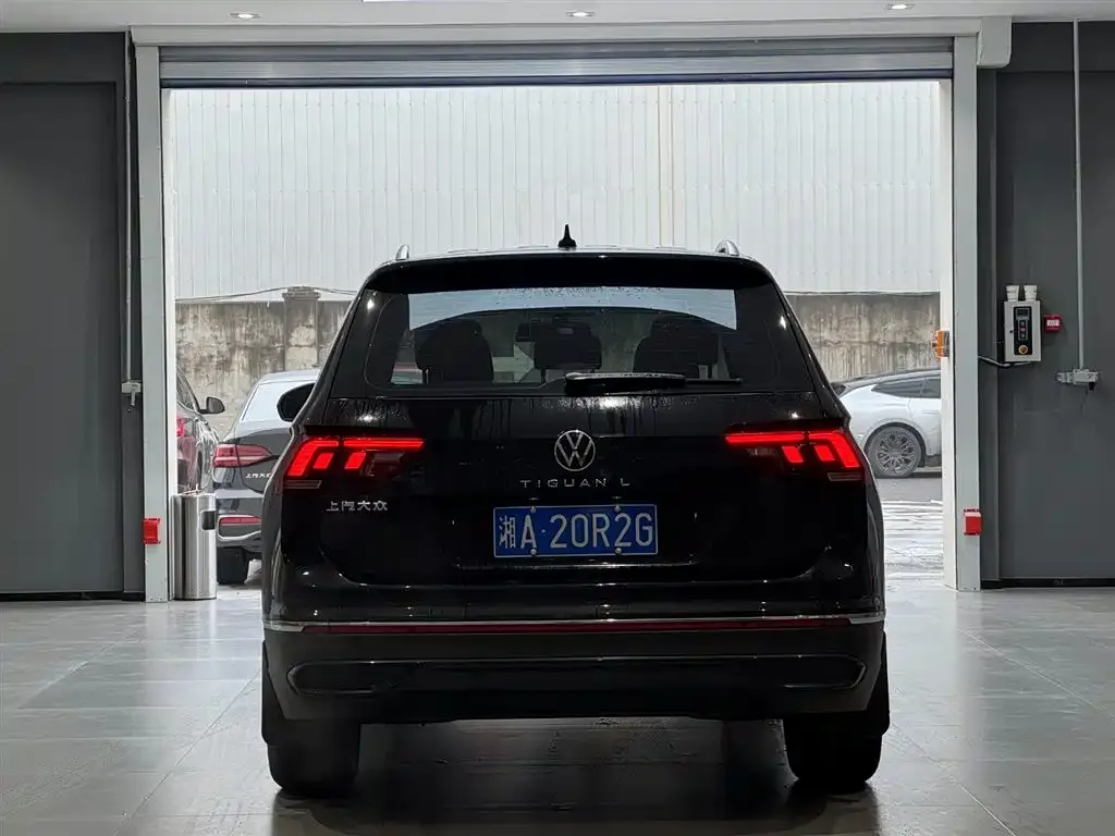 Volkswagen Tiguan L — фото 3