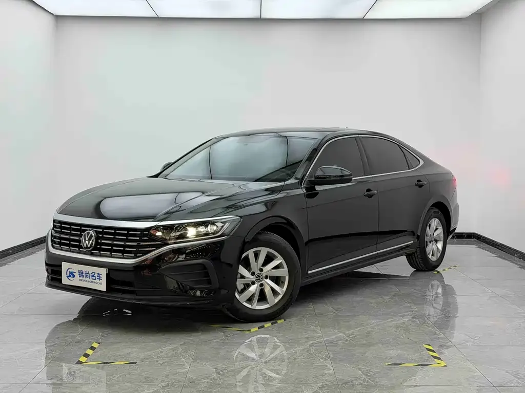 Volkswagen Passat — фото 1