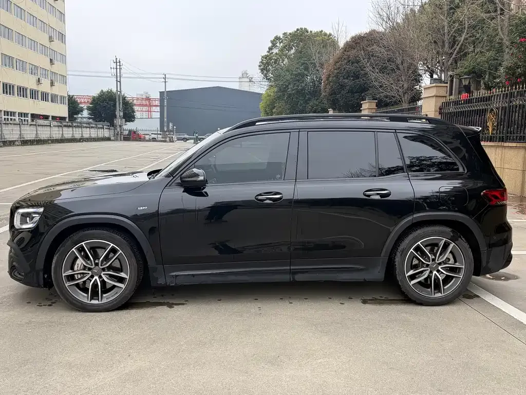 Mercedes-Benz GLB AMG — фото 5