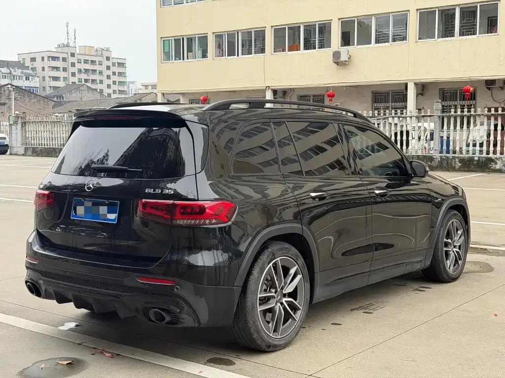 Mercedes-Benz GLB AMG — фото 10