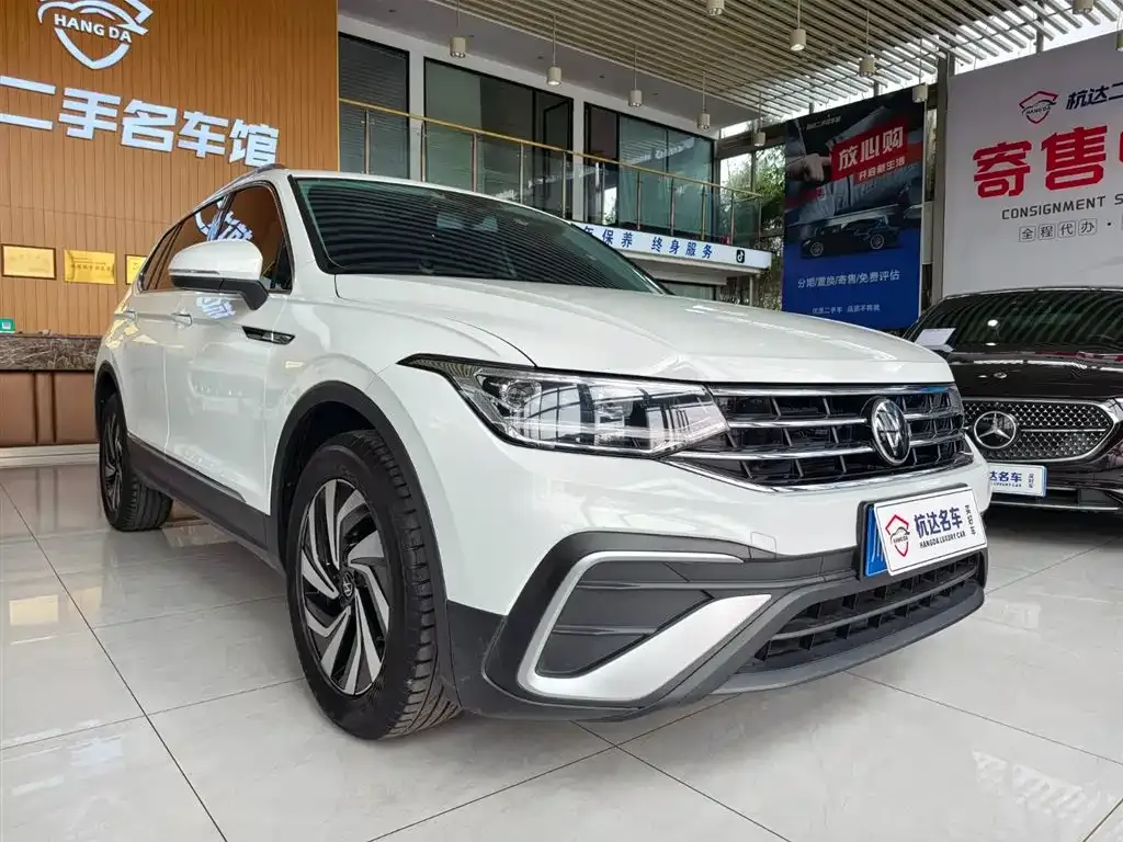 Volkswagen Tiguan L — фото 3