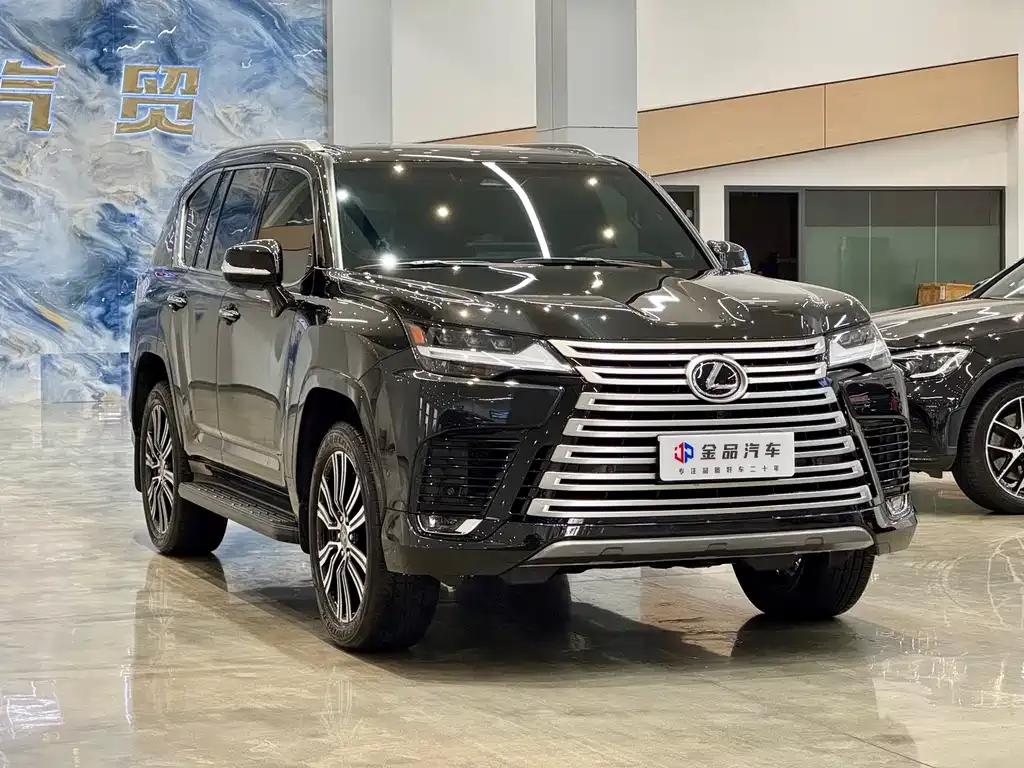 Lexus LX — фото 2