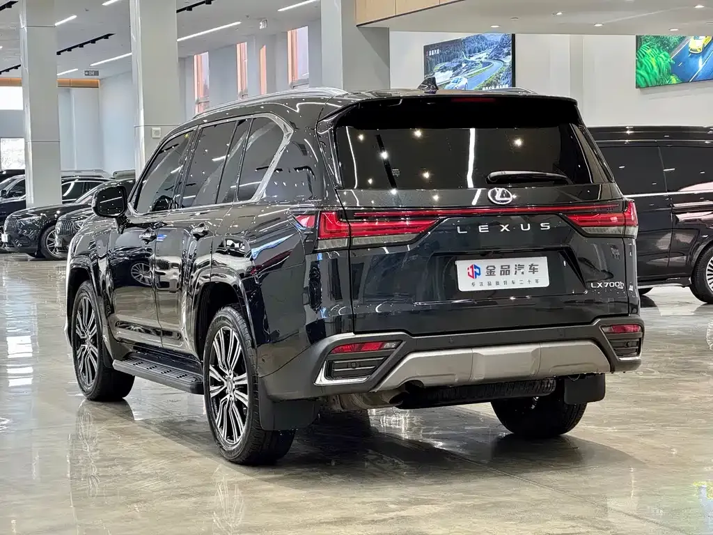 Lexus LX — фото 6