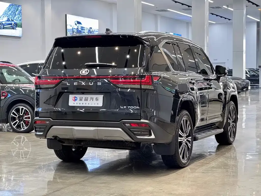 Lexus LX — фото 3