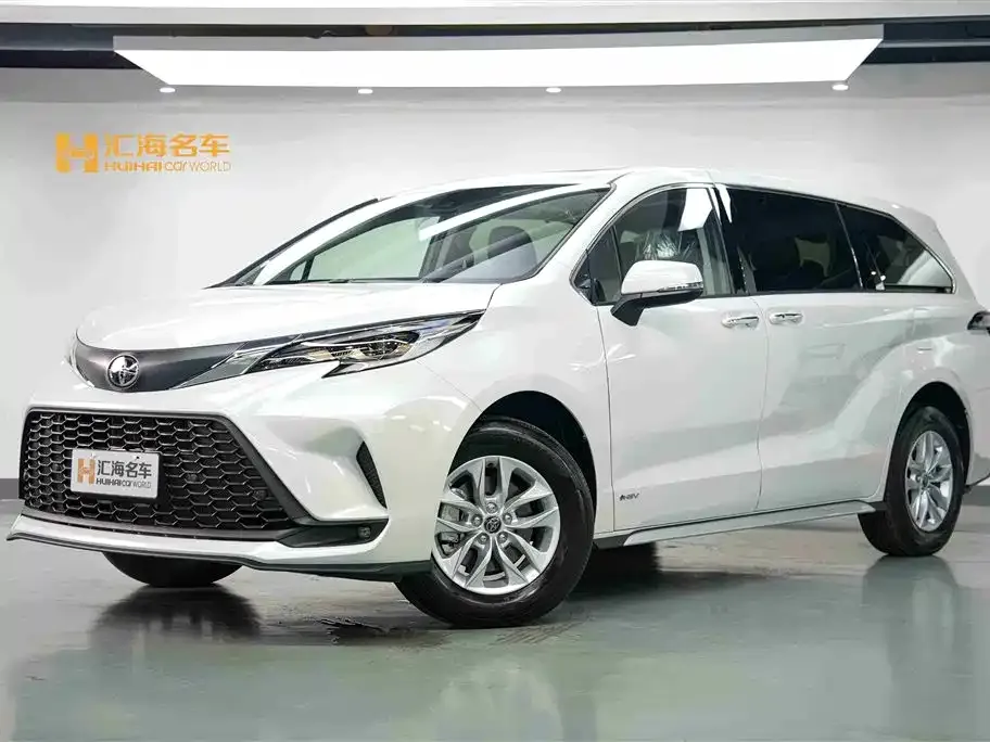 Toyota Granvia — фото 1