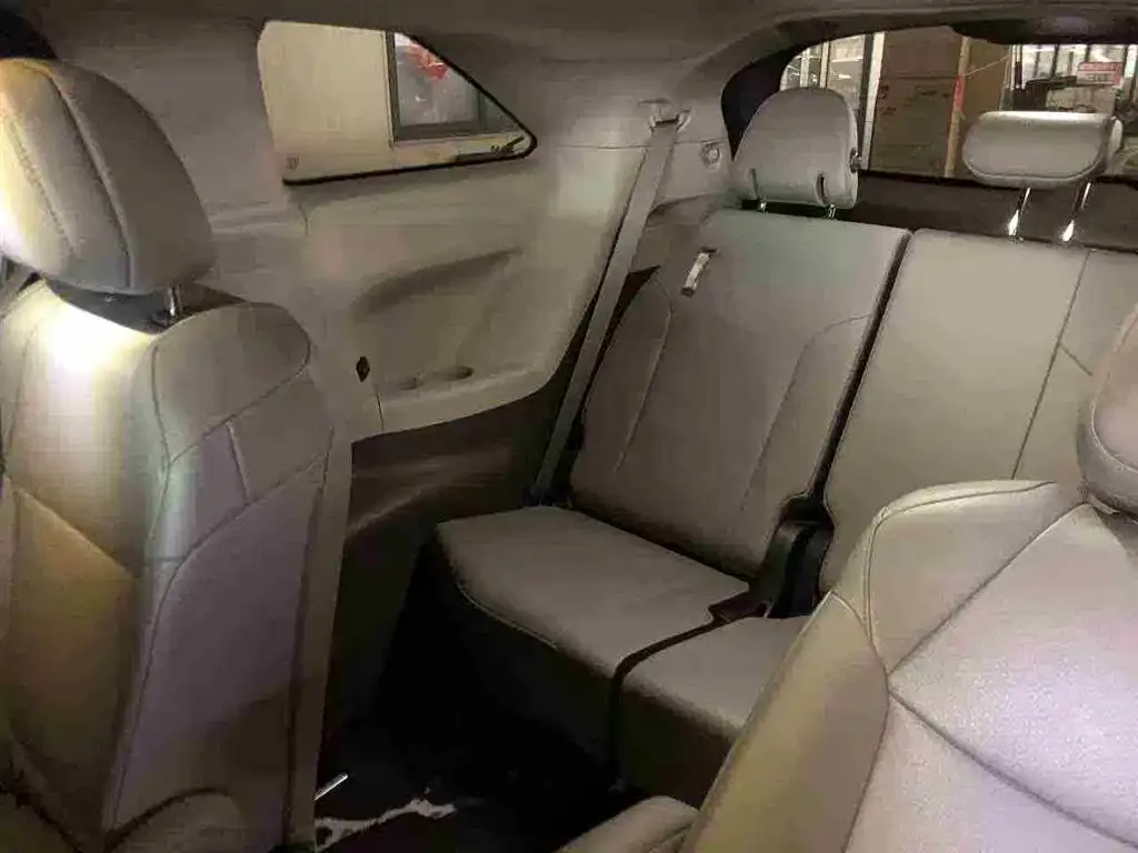 Toyota Granvia — фото 6