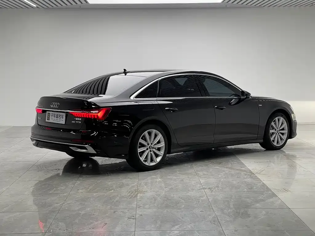 Audi A6L — фото 7