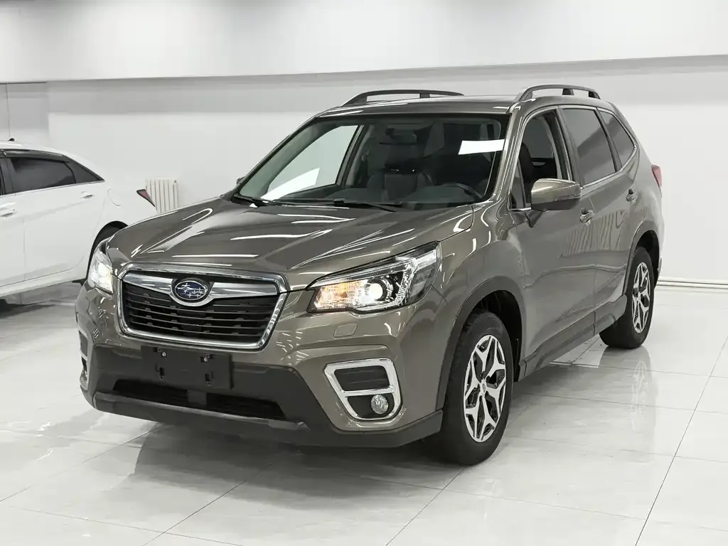 Subaru Forester — фото 1