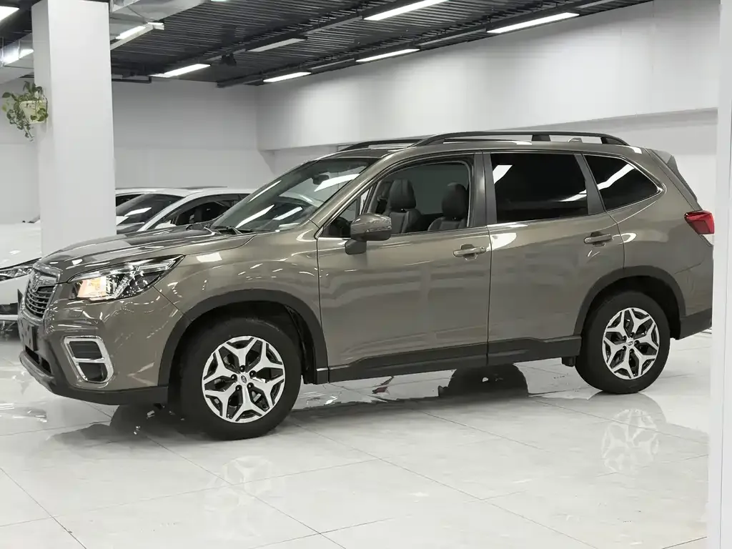 Subaru Forester — фото 9