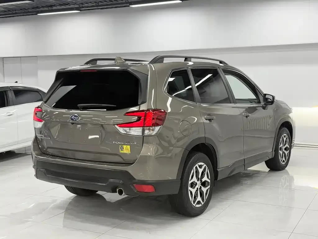 Subaru Forester — фото 8