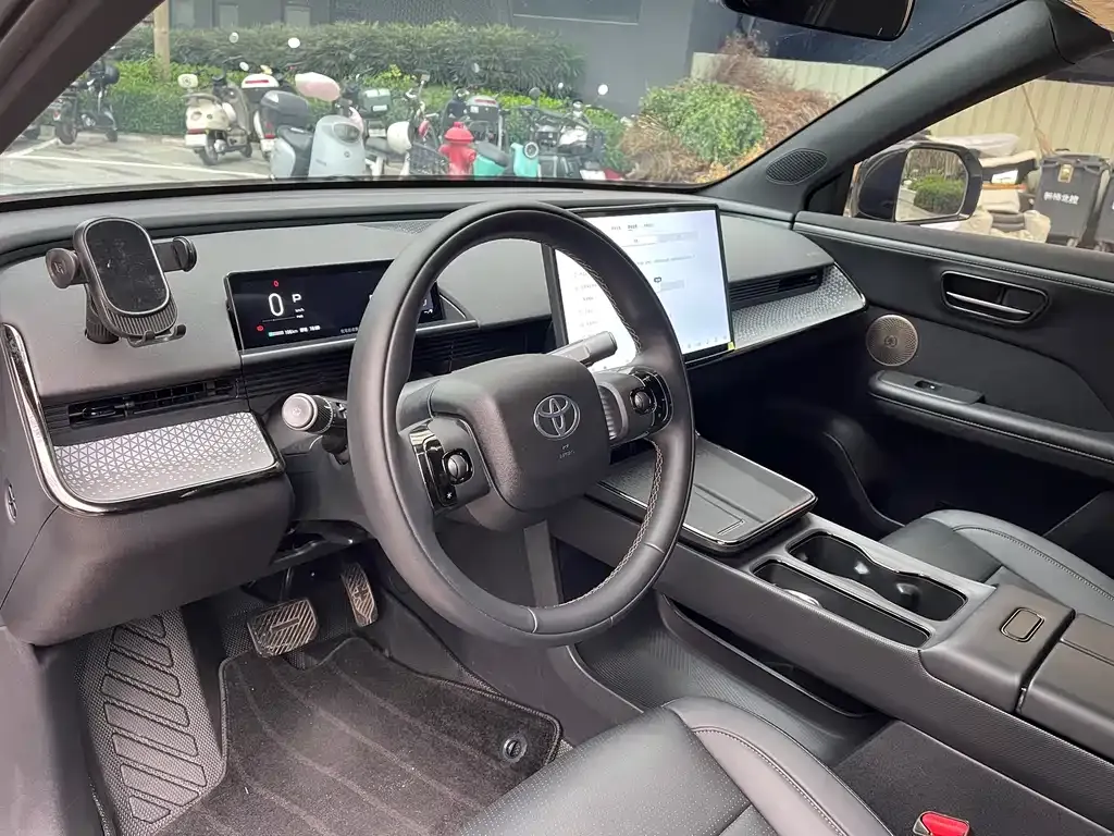 Toyota Platinum 3X — фото 4