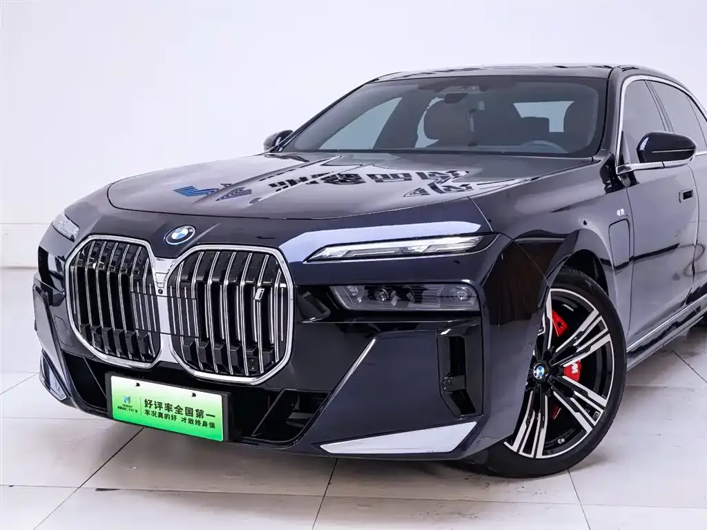 BMW i7 — фото 3