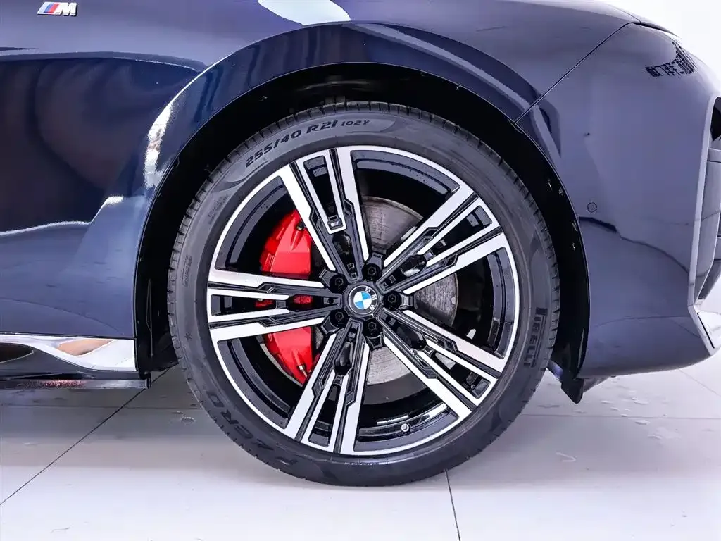 BMW i7 — фото 10
