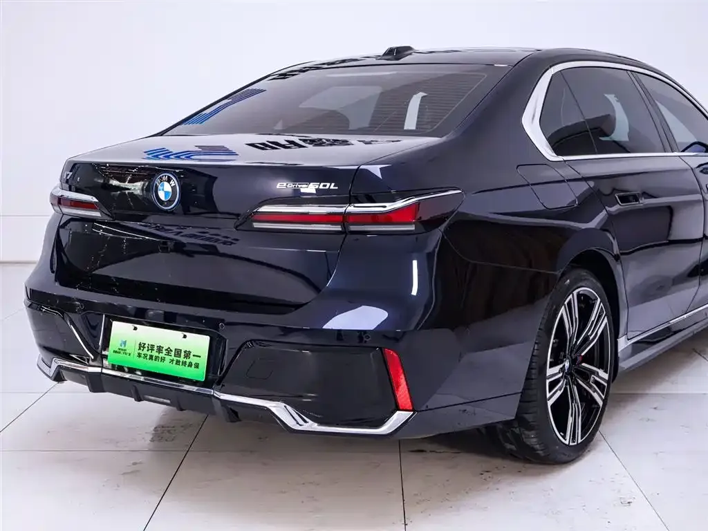 BMW i7 — фото 5