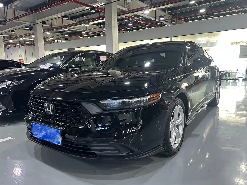 Honda Accord — фото 1