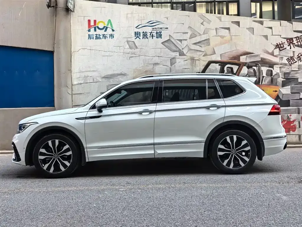 Volkswagen Tiguan L — фото 5