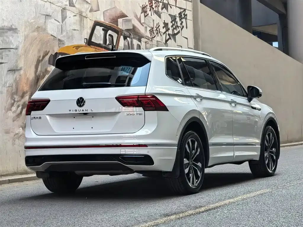 Volkswagen Tiguan L — фото 4