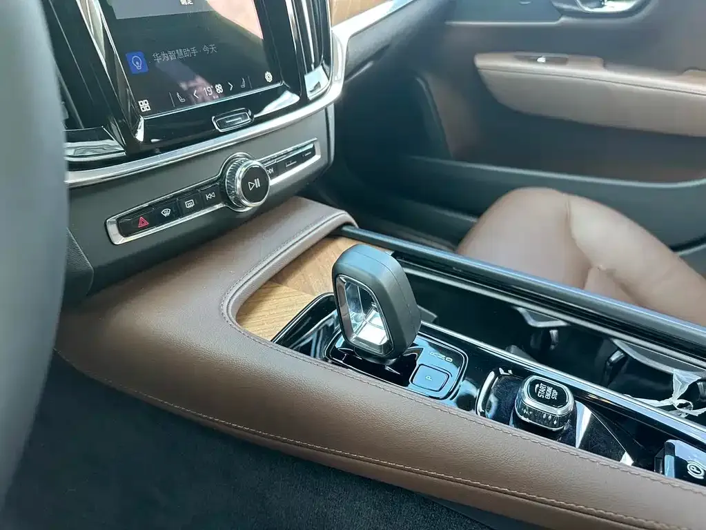 Volvo S90 — фото 4