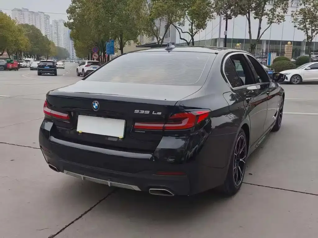 BMW 5 Series New Energy — фото 9