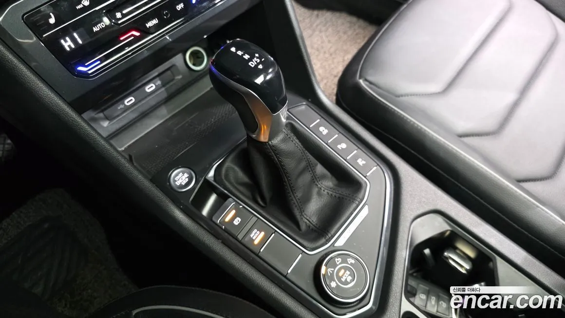 Volkswagen Tiguan — фото 8
