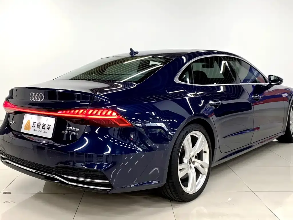 Audi A7L — фото 3