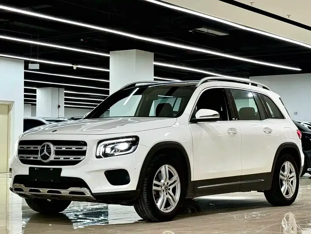 Mercedes-Benz GLB — фото 1