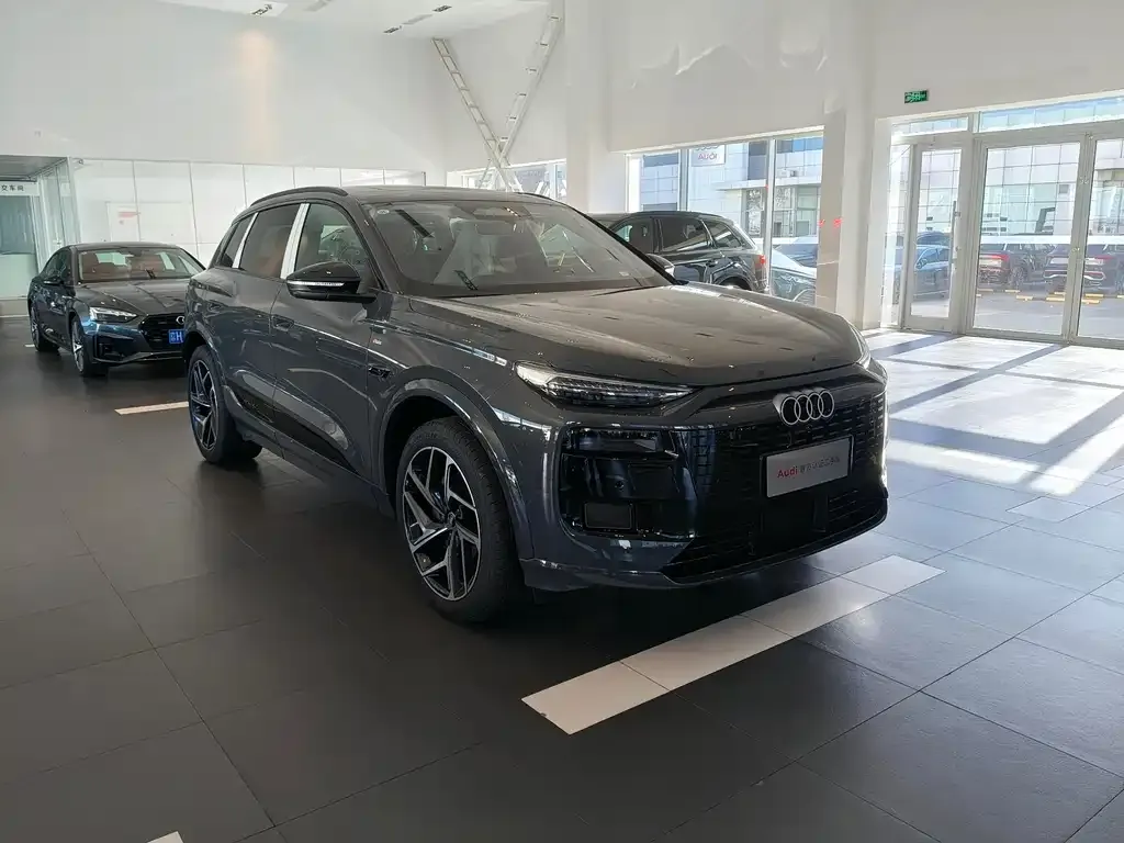 Audi Q6L e-tron — фото 3