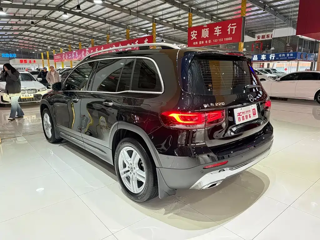 Mercedes-Benz GLB — фото 10