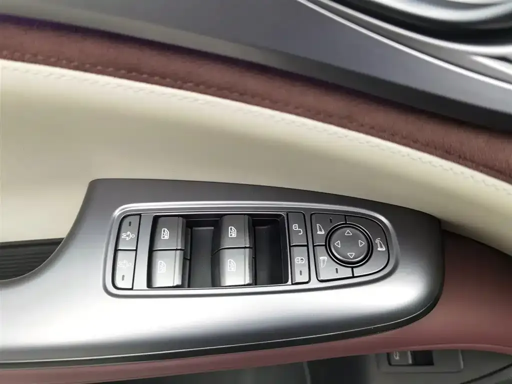 BYD Seal — фото 3