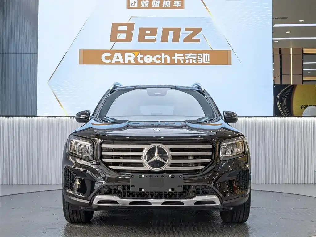 Mercedes-Benz GLB — фото 1