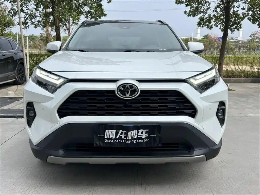 Toyota RAV4 — фото 9