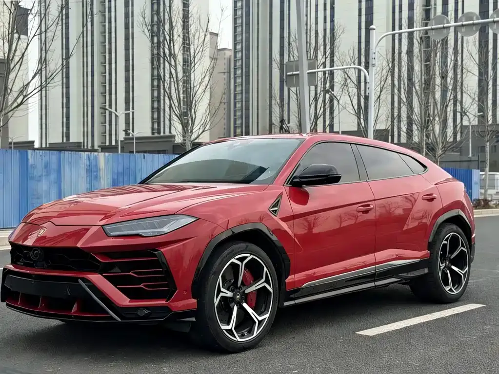 Lamborghini Urus — фото 1