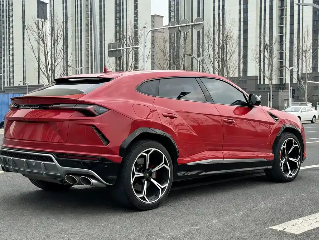 Lamborghini Urus — фото 9
