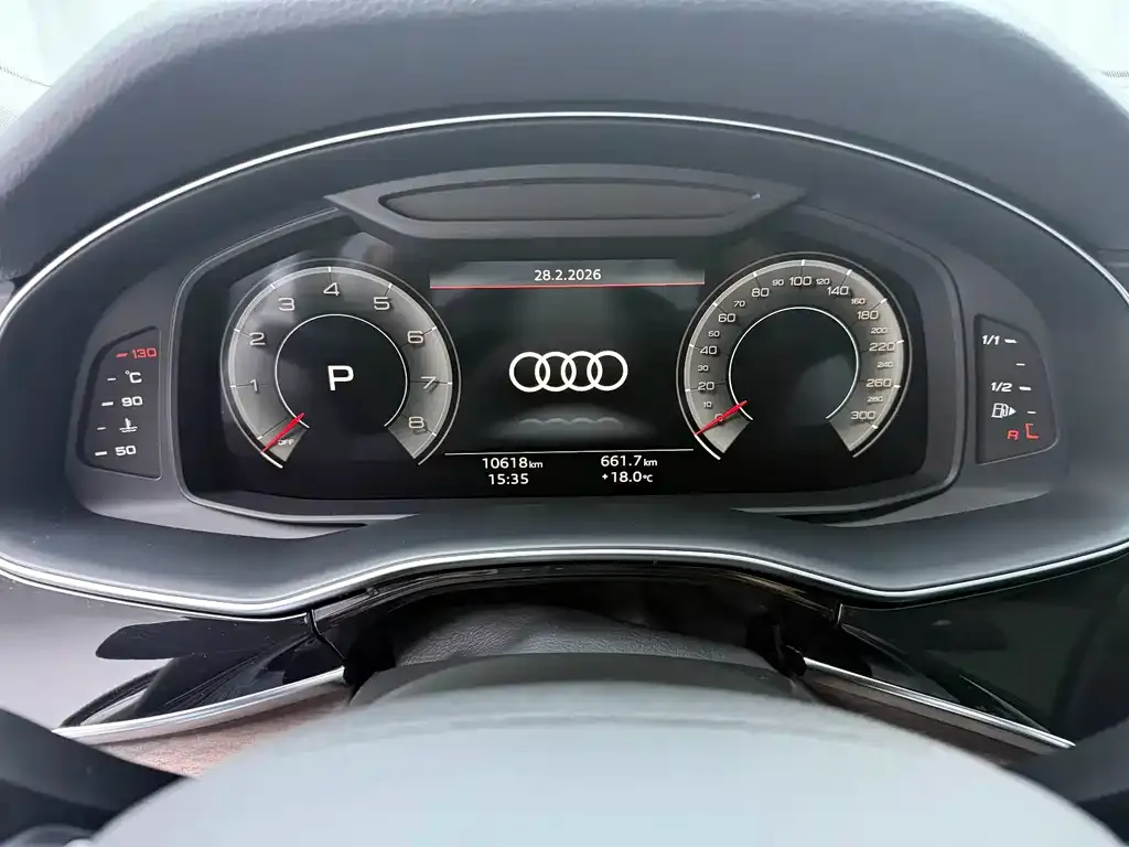 Audi Q7 — фото 8