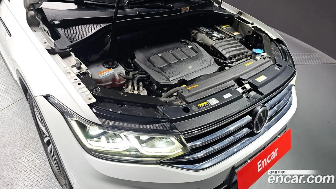 Volkswagen Tiguan — фото 6