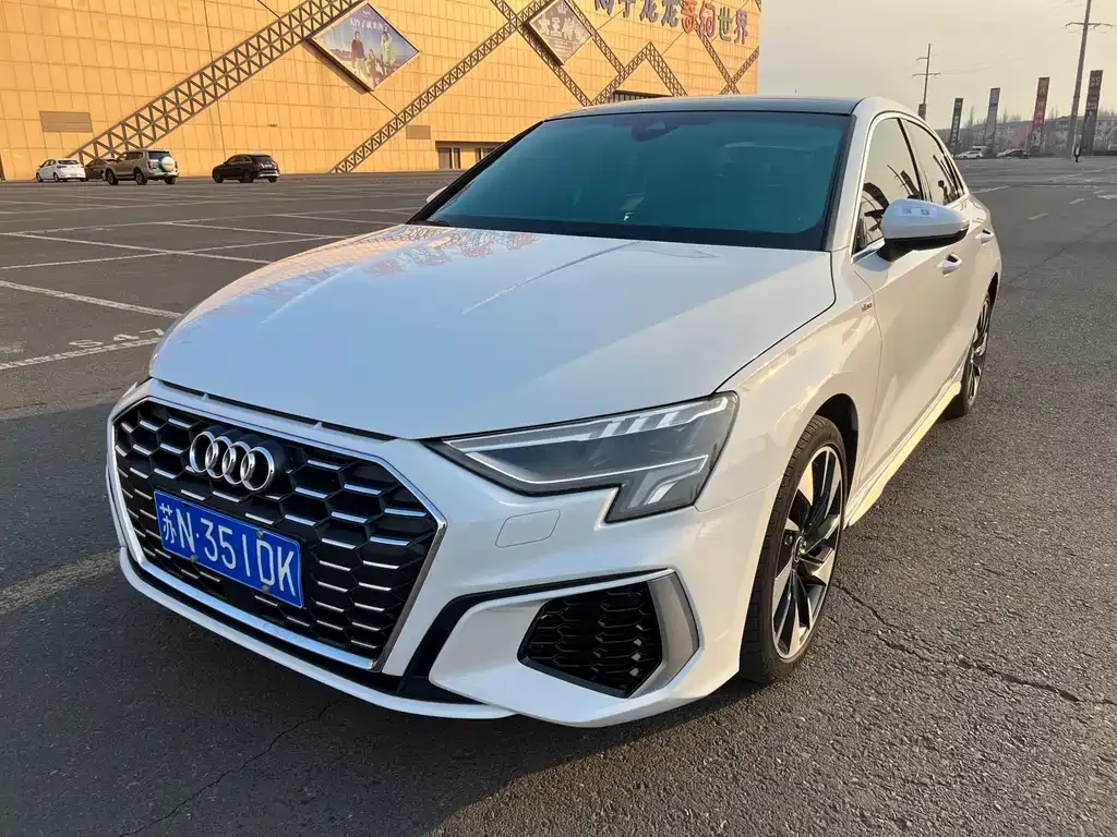 Audi A3 — фото 1