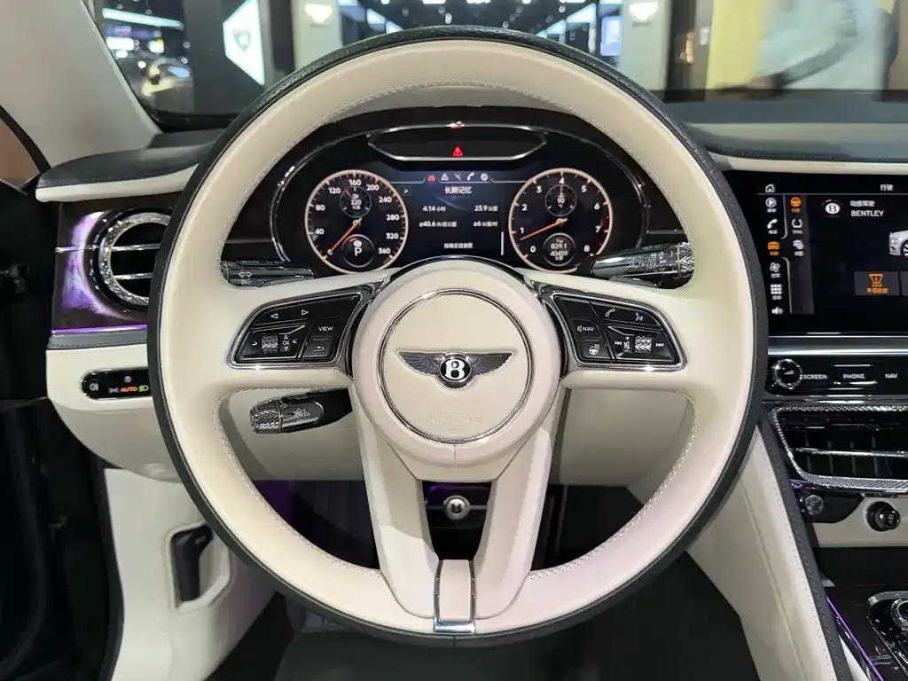 Bentley Flying Spur — фото 8