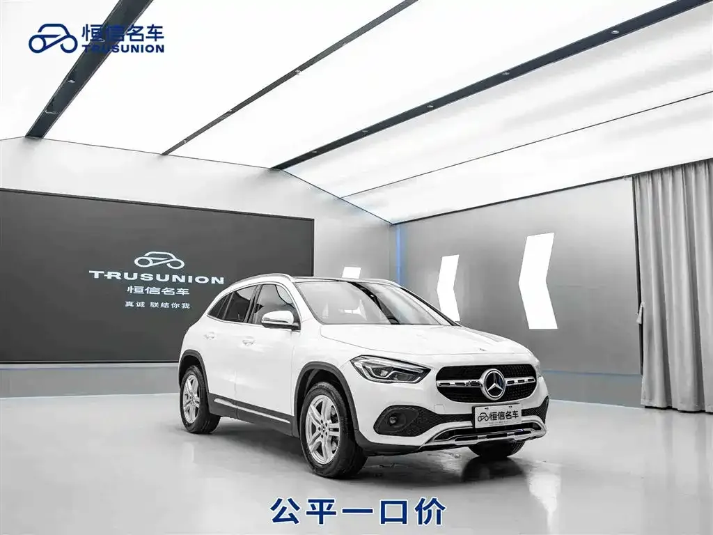 Mercedes-Benz GLA — фото 1