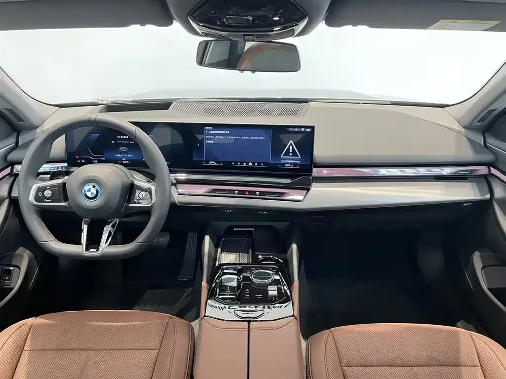 BMW i5 — фото 7
