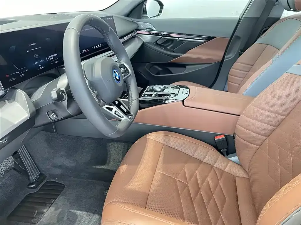 BMW i5 — фото 10